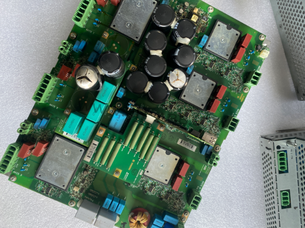 ABB工業機器人伺服驅動器通電無顯示故障維修