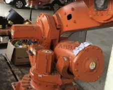 ABB機器人平衡杠斷裂維修